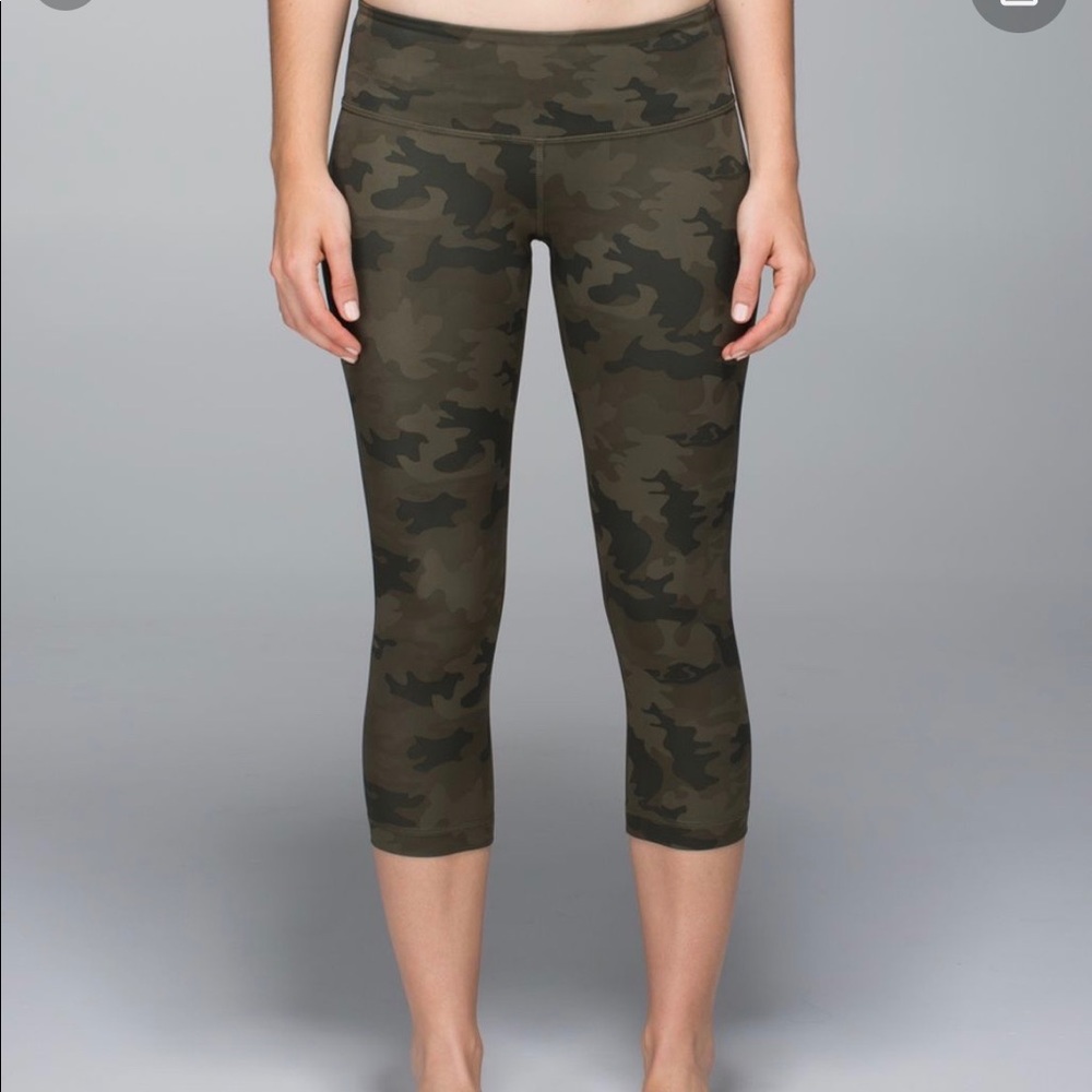 Lululemon Wunder Under Crop - Full on Luxtreme - Savasana Camo